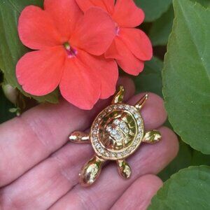 SWAROVSKI Crystal Gold Tone TURTLE BROOCH